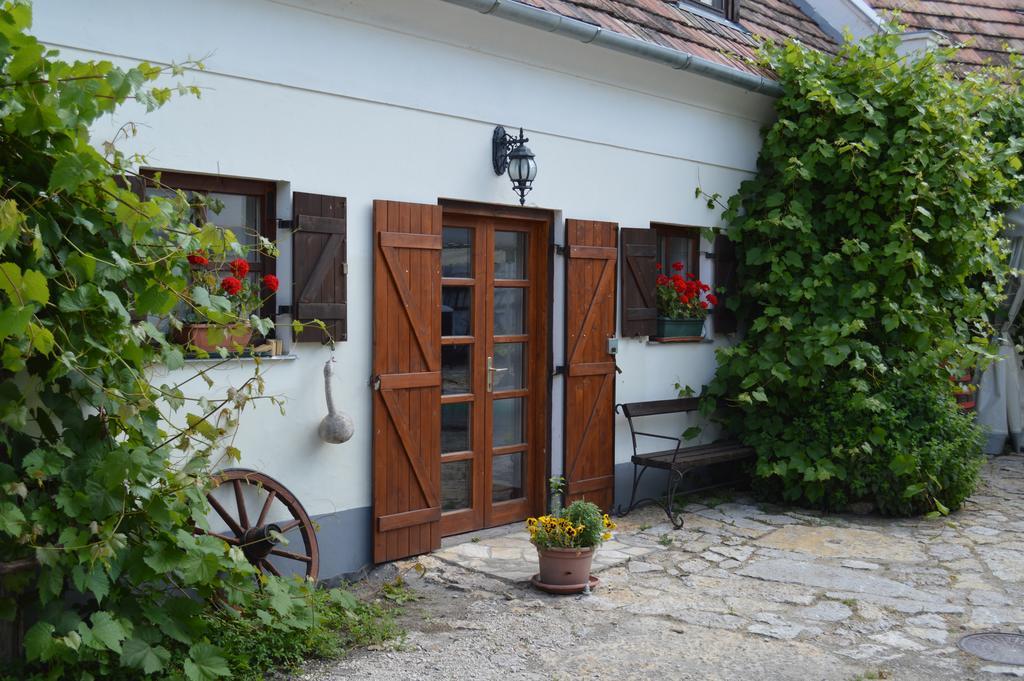 Edvy Malom Fogadó Barokk Udvarház Pápa Exterior foto